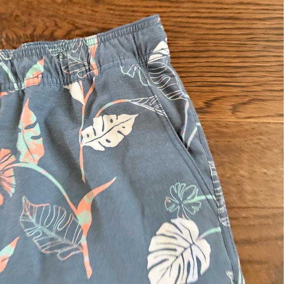 Rip Curl Floral Leaf Swim Trunks - blue white Men’s size Large beach vibes - Picture 4 of 9